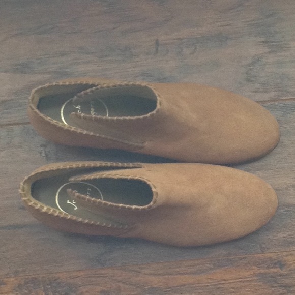 Shoes - Picture 3 of 4